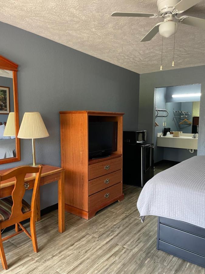 Adamsville Deerfield Inn מראה חיצוני תמונה