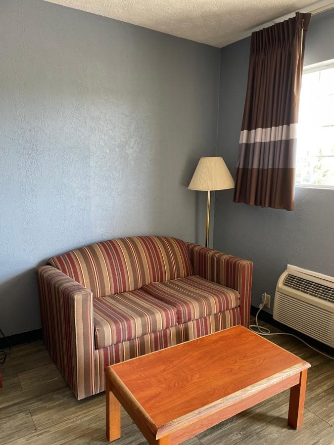 Adamsville Deerfield Inn מראה חיצוני תמונה