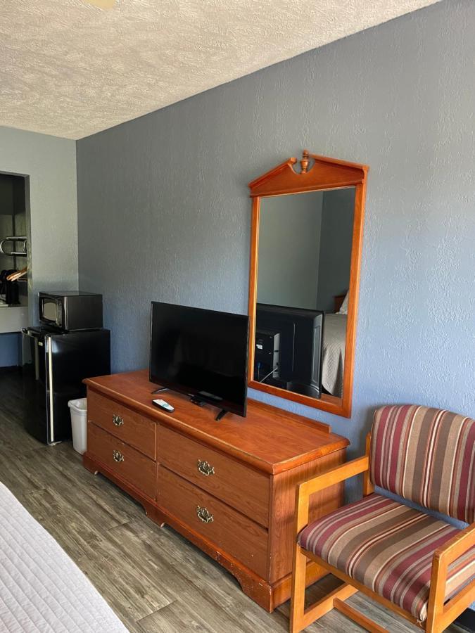Adamsville Deerfield Inn מראה חיצוני תמונה