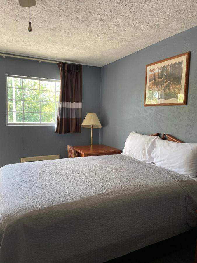 Adamsville Deerfield Inn מראה חיצוני תמונה