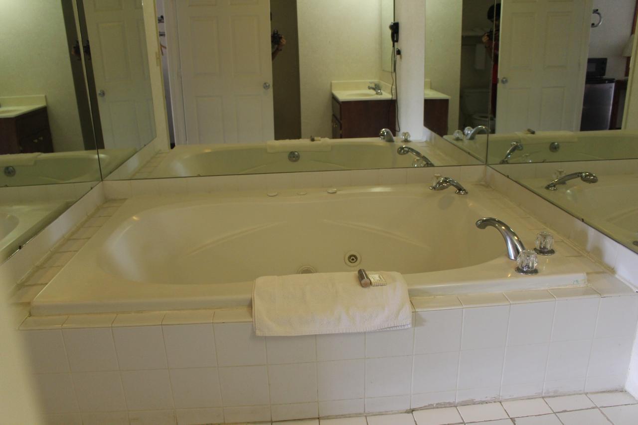 Adamsville Deerfield Inn מראה חיצוני תמונה